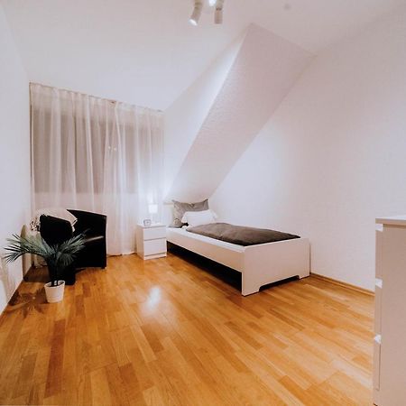 Grosse 3 Zimmer Ferienwohnung Koblenz Wallersheim Mit Pkw Stellplatz Eksteriør bilde
